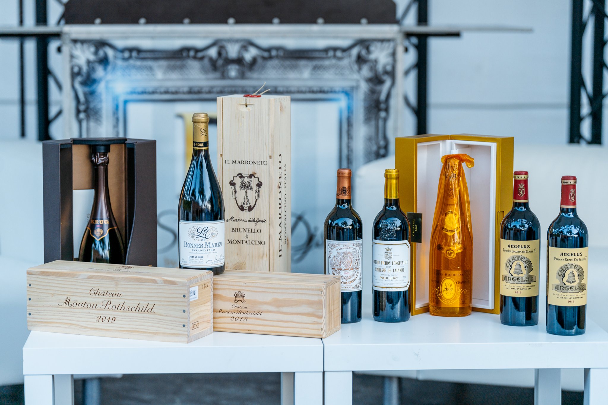Charitativní dražba prestižních francouzských vín na Gentlemen's Clubu v Olomouci přispívá Nadaci rodiny Morávkových