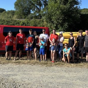 Na vodu s komorou: Letní teambuilding, který stál za to